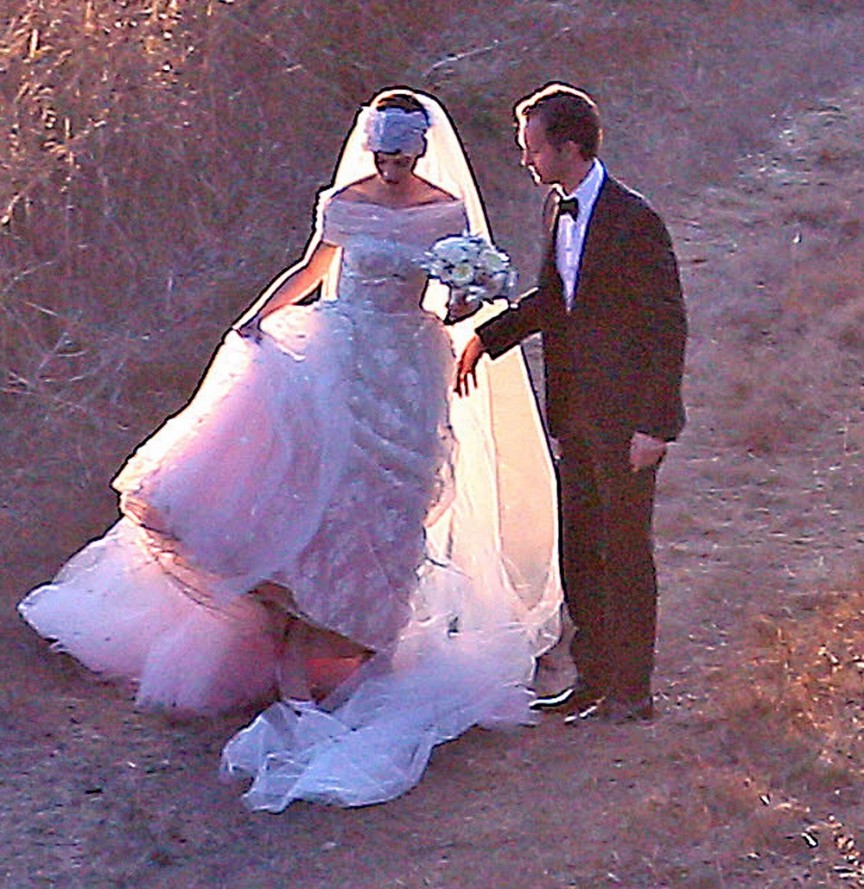 Фотография: 20 самых сногсшибательных свадебных платьев знаменитостей №10 - BigPicture.ru