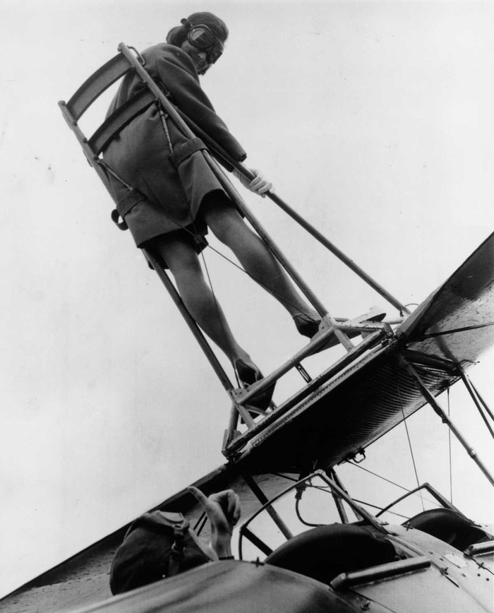Фотография: 1919-1982 годы: главное — не смотреть вниз, или Ходоки по крыльям самолетов №14 - BigPicture.ru