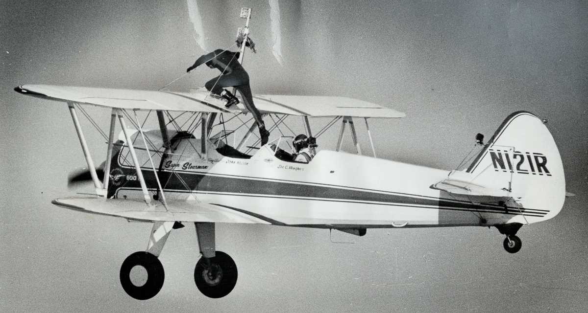 Фотография: 1919-1982 годы: главное — не смотреть вниз, или Ходоки по крыльям самолетов №15 - BigPicture.ru