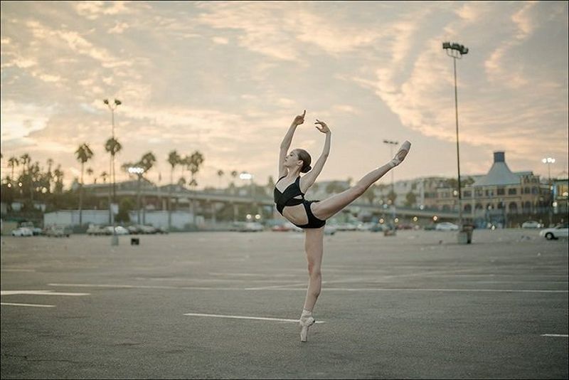 Фотография: Балерины на улицах города — самый известный проект в интернете о балете с сотнями тысяч поклонников! №12 - BigPicture.ru