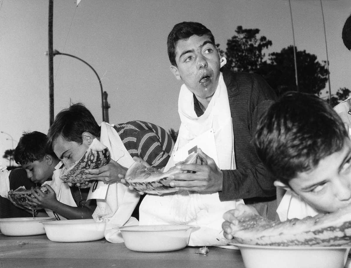 Фотография: 1915-1987 годы: конкурсы по скоростному поеданию пищи №10 - BigPicture.ru