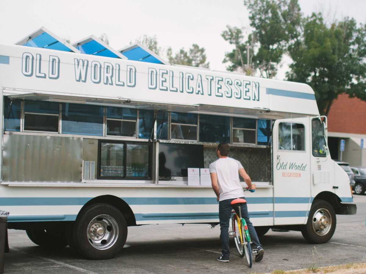 Фотография: Как Google кормит своих работников бесплатной едой с помощью кафе на колесах №19 - BigPicture.ru