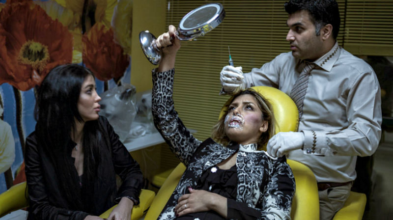 Фотография: Ислам, сигареты и ботокс — повседневная жизнь женщин в Иране №1 - BigPicture.ru