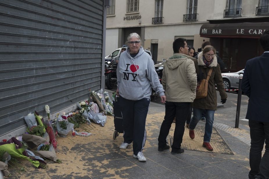 Фотография: Как живет Париж после терактов №25 - BigPicture.ru