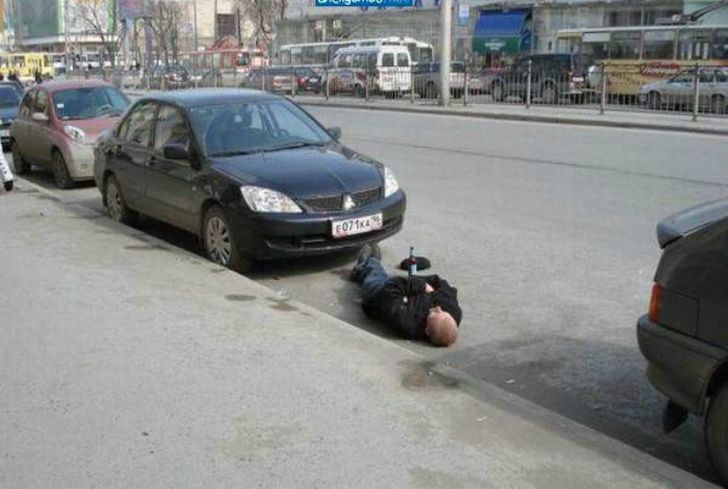 Фотография: 16 забавных способов, которые помогут занять парковочное место №15 - BigPicture.ru