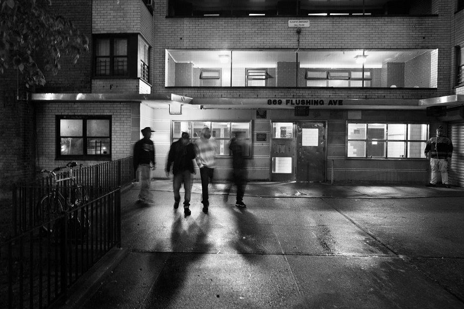 Фотография: Линия крови: фотограф погрузился в жизнь членов банды Latin Kings в Бруклине №7 - BigPicture.ru