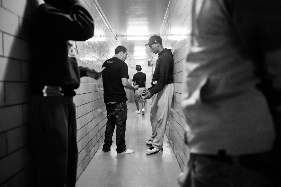 Фотография: Линия крови: фотограф погрузился в жизнь членов банды Latin Kings в Бруклине №20 - BigPicture.ru