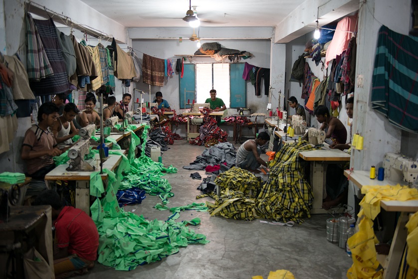 Фотография: За этикеткой: фотограф изучил швейную промышленность в Бангладеш №7 - BigPicture.ru