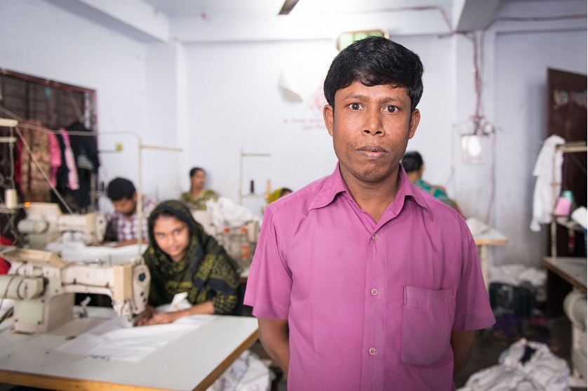 Фотография: За этикеткой: фотограф изучил швейную промышленность в Бангладеш №21 - BigPicture.ru