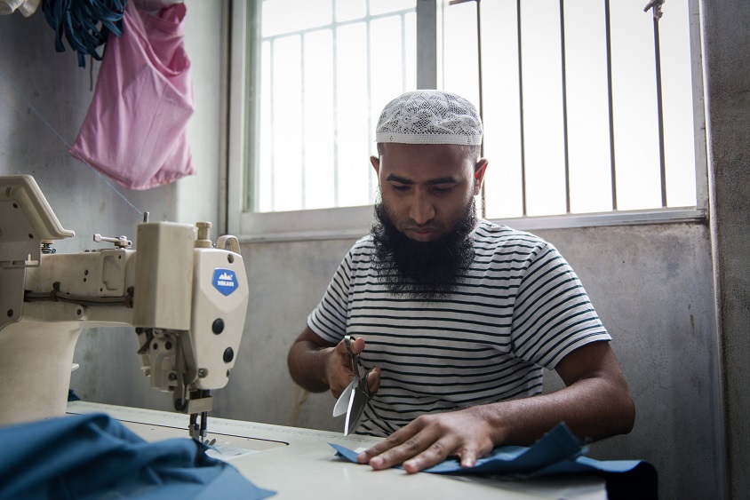 Фотография: За этикеткой: фотограф изучил швейную промышленность в Бангладеш №26 - BigPicture.ru