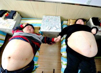 Самая толстая пара Китая хочет сбросить вес, чтобы завести ребенка