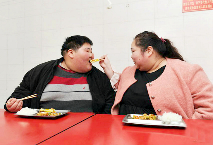 Фотография: Самая толстая пара Китая хочет сбросить вес, чтобы завести ребенка №5 - BigPicture.ru