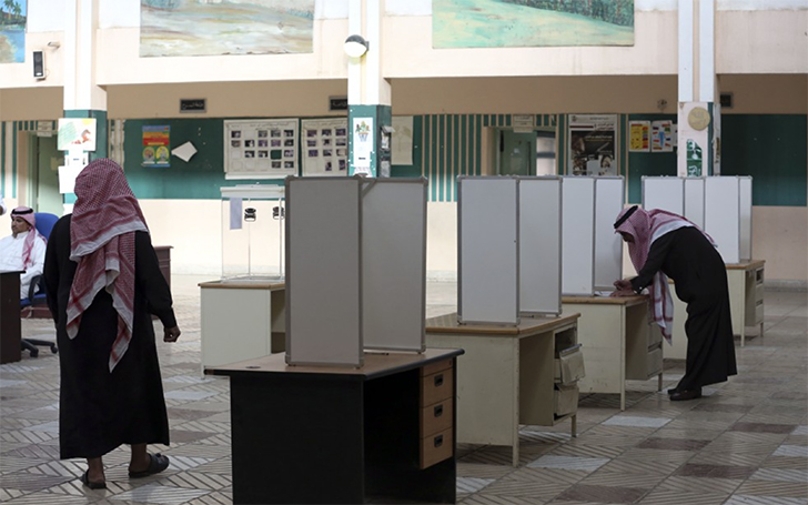 Фотография: Первое женское голосование в истории Саудовской Аравии №9 - BigPicture.ru