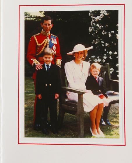 Фотография: Как королевское семейство Великобритании поздравляет с Рождеством на протяжении последних 65 лет №9 - BigPicture.ru