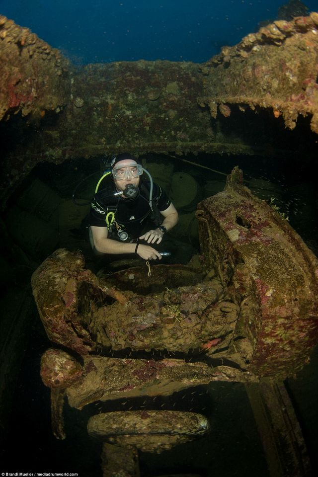 Фотография: Подводное кладбище Японии: снимки затопленной техники времен Второй мировой №17 - BigPicture.ru