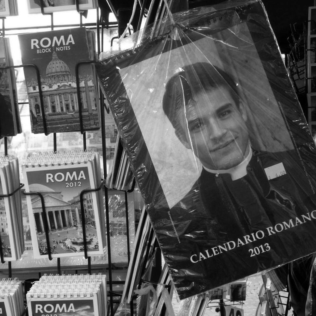 Фотография: Молодые ватиканские священники взорвали интернет снимками для Calendario Romano №3 - BigPicture.ru