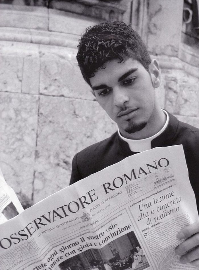 Фотография: Молодые ватиканские священники взорвали интернет снимками для Calendario Romano №10 - BigPicture.ru