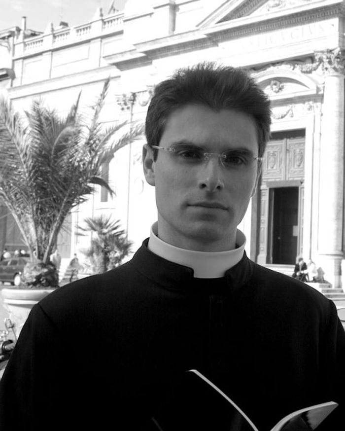 Фотография: Молодые ватиканские священники взорвали интернет снимками для Calendario Romano №14 - BigPicture.ru
