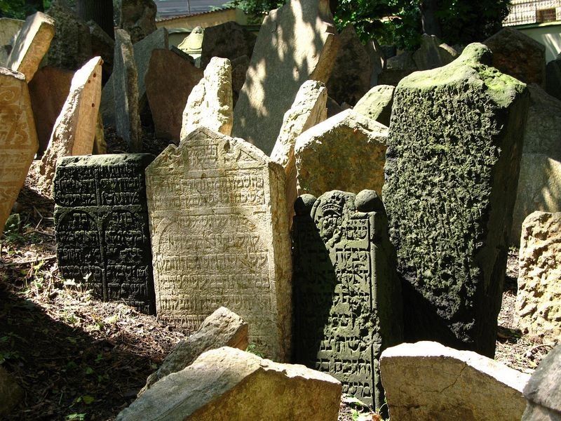 Фотография: Многослойное еврейское кладбище в Праге №3 - BigPicture.ru