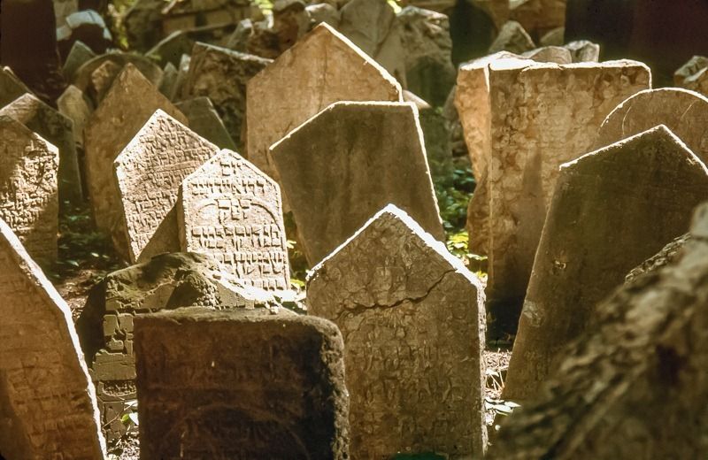 Фотография: Многослойное еврейское кладбище в Праге №7 - BigPicture.ru