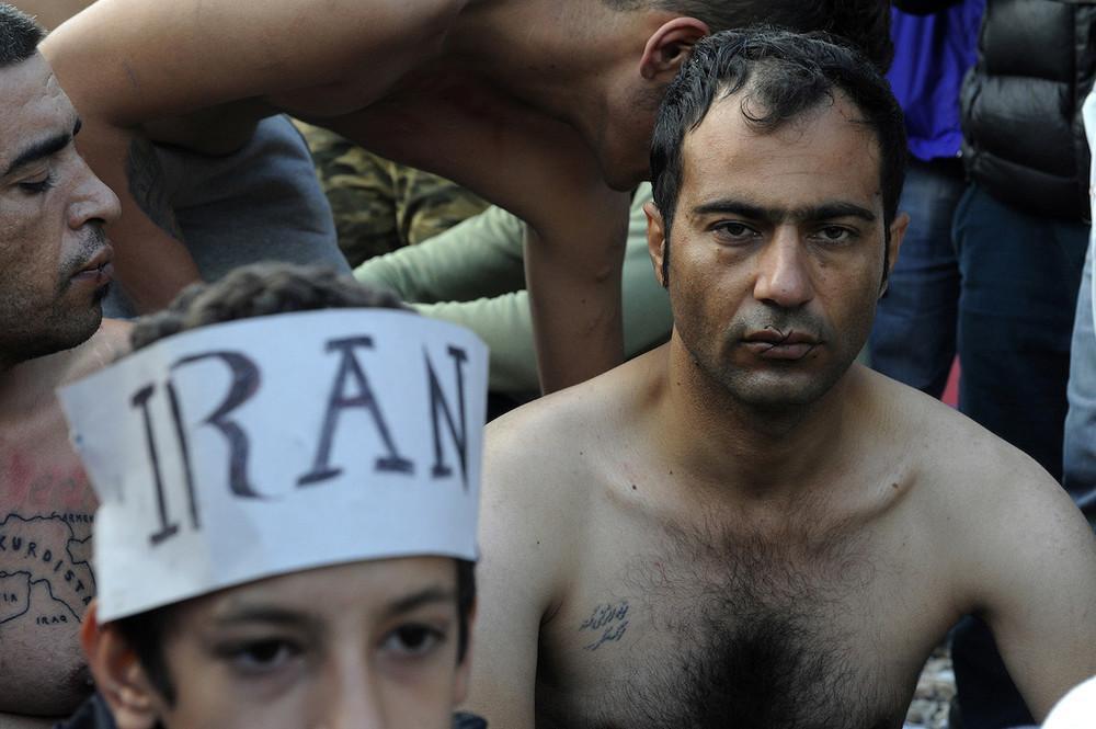 Фотография: Иранские беженцы зашили себе рты №13 - BigPicture.ru