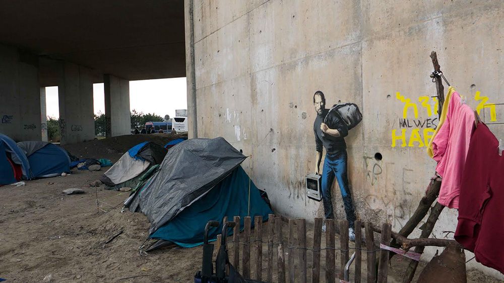 Фотография: Бэнкси посвятил граффити сыну сирийского мигранта Стиву Джобсу №2 - BigPicture.ru