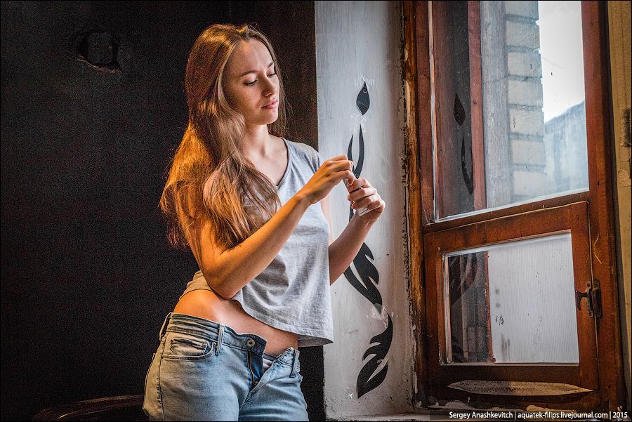Фотография: Обнаженная живопись: эта девушка пишет картины своей грудью! №2 - BigPicture.ru