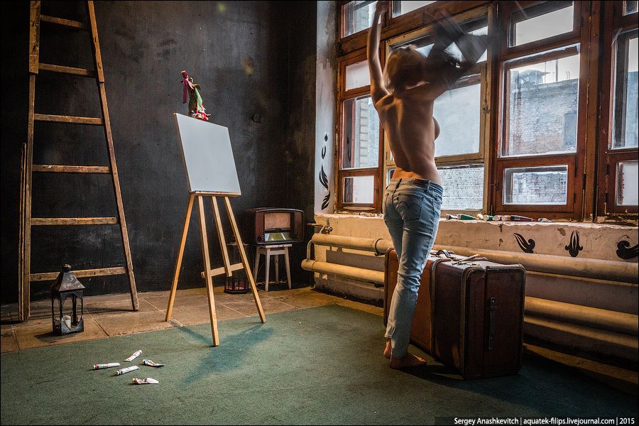 Фотография: Обнаженная живопись: эта девушка пишет картины своей грудью! №7 - BigPicture.ru