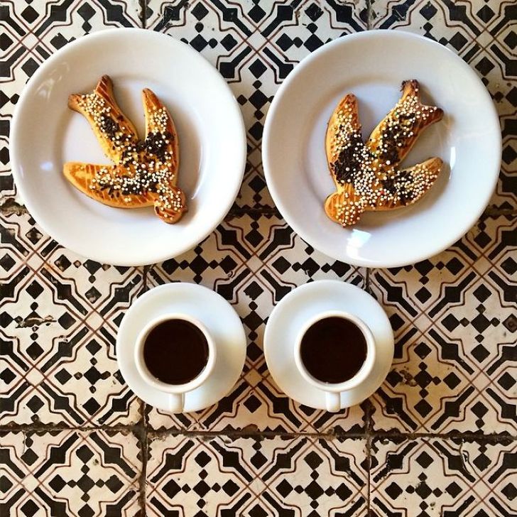 Фотография: Мужчина каждый день делает симметричные завтраки для своего любимого №16 - BigPicture.ru