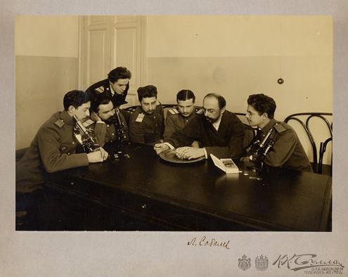 Фотография: 23 января 1922 года была сделана первая инъекция инсулина человеку, которая спасла ему жизнь №5 - BigPicture.ru