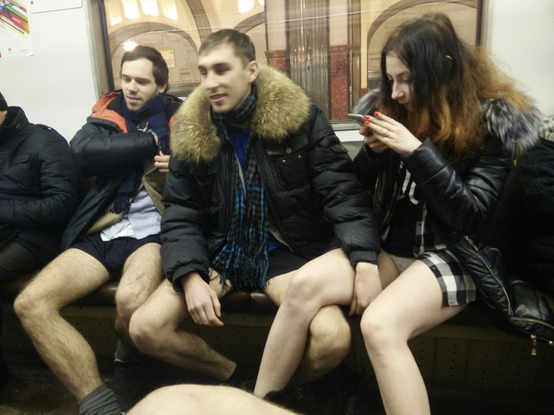 Фотография: В метро без штанов — 2016 №4 - BigPicture.ru