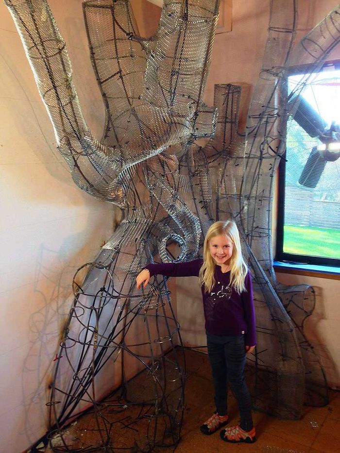Фотография: Любящий папа за 18 месяцев создал волшебное дерево в спальне дочери №8 - BigPicture.ru