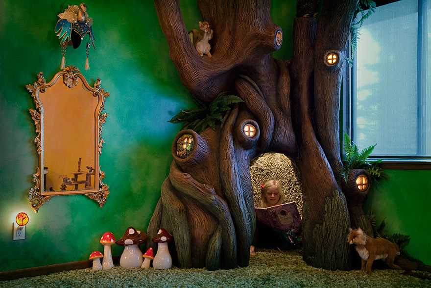 Фотография: Любящий папа за 18 месяцев создал волшебное дерево в спальне дочери №10 - BigPicture.ru