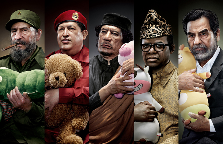 Фотография: Портреты мировых диктаторов, обнимающих мягкие игрушки №1 - BigPicture.ru