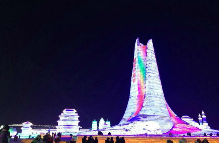 Фотография: Песнь льда и снега: в Китае проходит международный фестиваль ледяной и снежной скульптуры №18 - BigPicture.ru