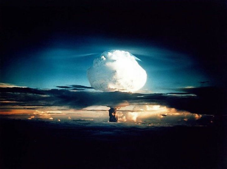Фотография: Самые мощные ядерные взрывы, заснятые на камеру №3 - BigPicture.ru