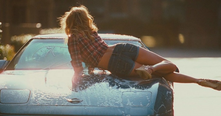 Фотография: 12 способов сексуально помыть машину из кино №1 - BigPicture.ru