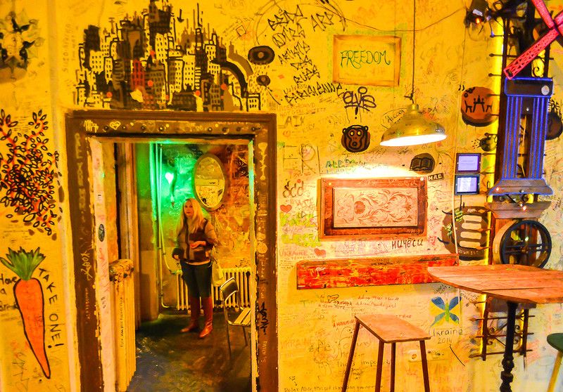 Фотография: Легендарные руин-бары Будапешта №43 - BigPicture.ru