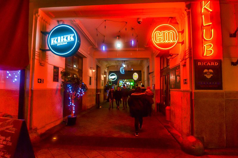 Фотография: Легендарные руин-бары Будапешта №89 - BigPicture.ru