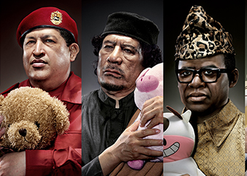 Портреты мировых диктаторов, обнимающих мягкие игрушки
