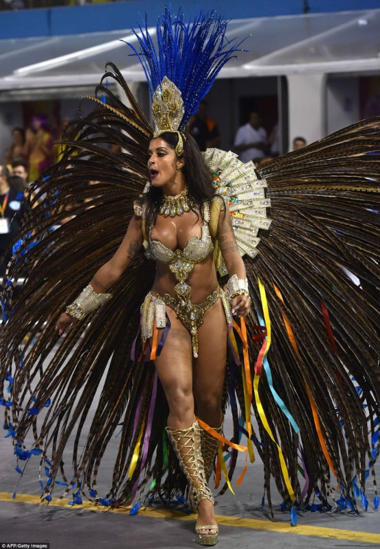 Фотография: Шоу должно продолжаться — в Рио-де-Жанейро стартовал карнавал-2016 №2 - BigPicture.ru