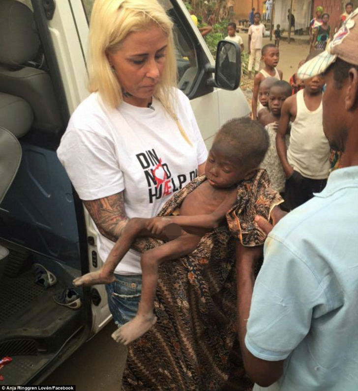 Фотография: Женщина спасла умирающего нигерийского малыша, которого выгнали на улицу собственные родители №4 - BigPicture.ru