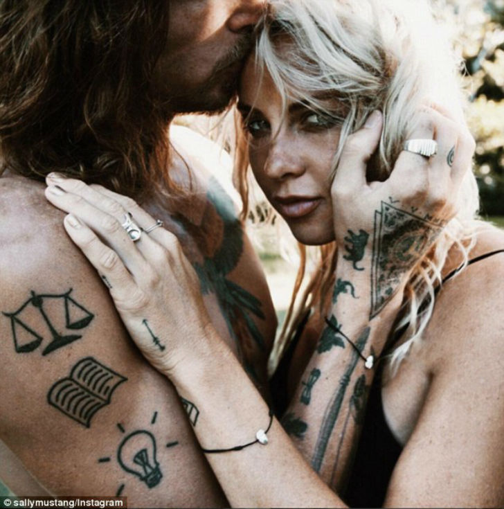 Фотография: Нескромная австралийская пара открыто пропагандирует секс в инстаграме №8 - BigPicture.ru