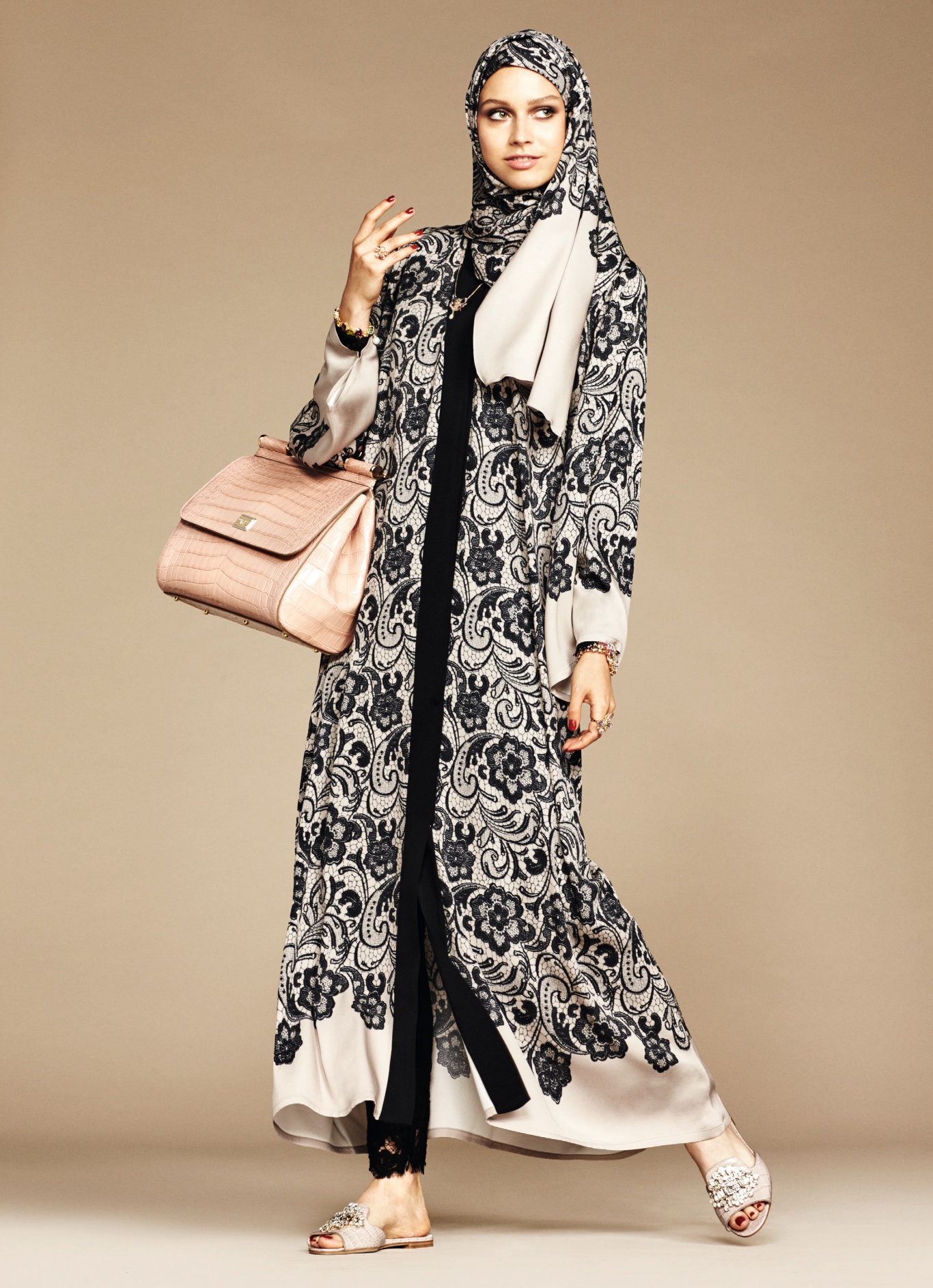 Фотография: Как Dolce&Gabbana покорял Ближний Восток №12 - BigPicture.ru