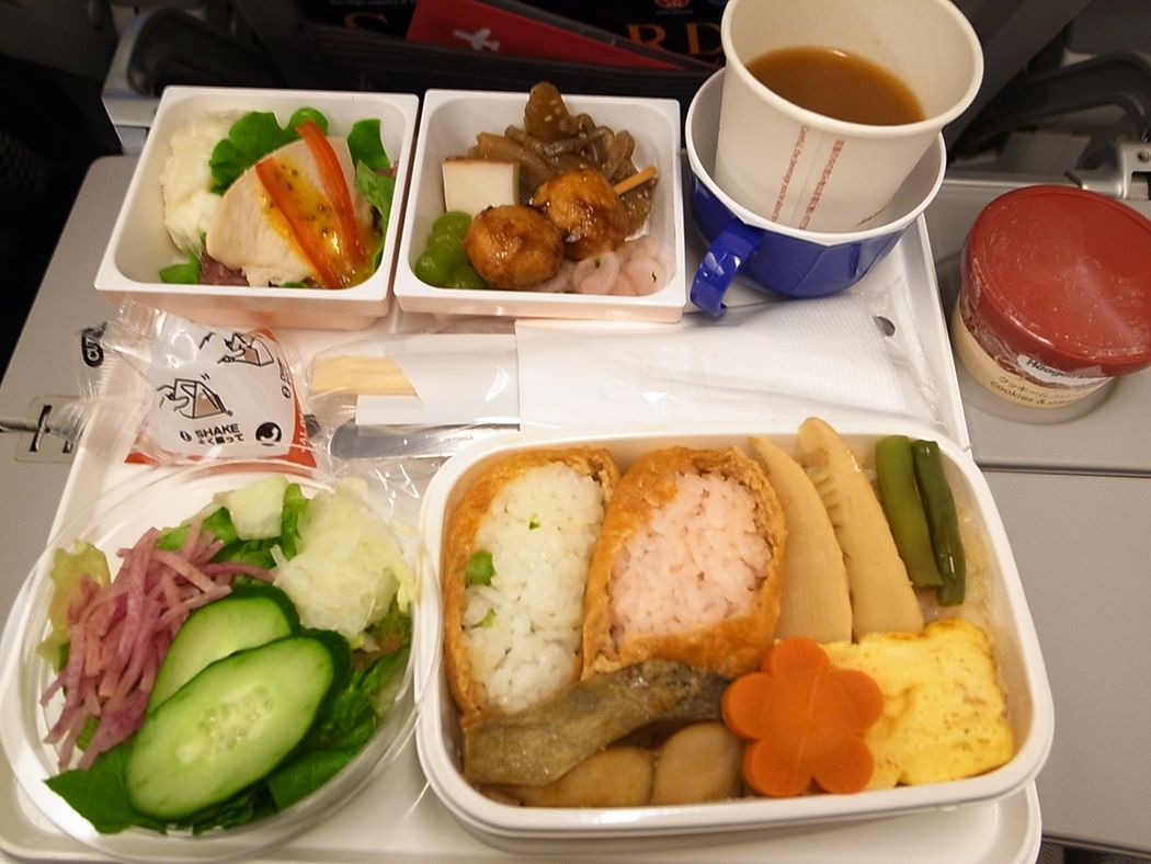 Фотография: Как выглядит еда на борту самолета в 15 авиакомпаниях №2 - BigPicture.ru