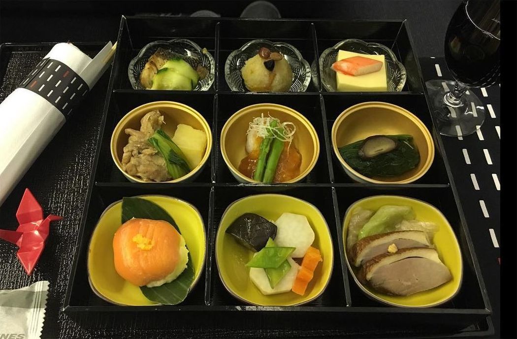 Фотография: Как выглядит еда на борту самолета в 15 авиакомпаниях №3 - BigPicture.ru