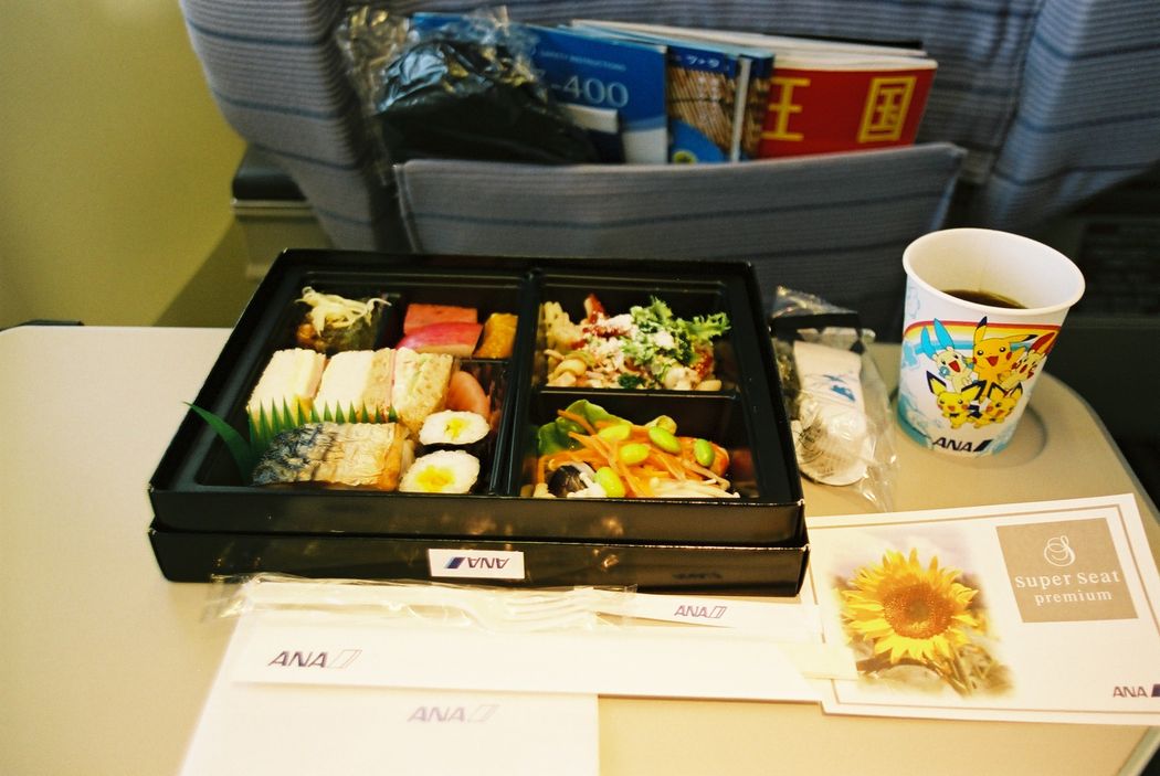 Фотография: Как выглядит еда на борту самолета в 15 авиакомпаниях №7 - BigPicture.ru