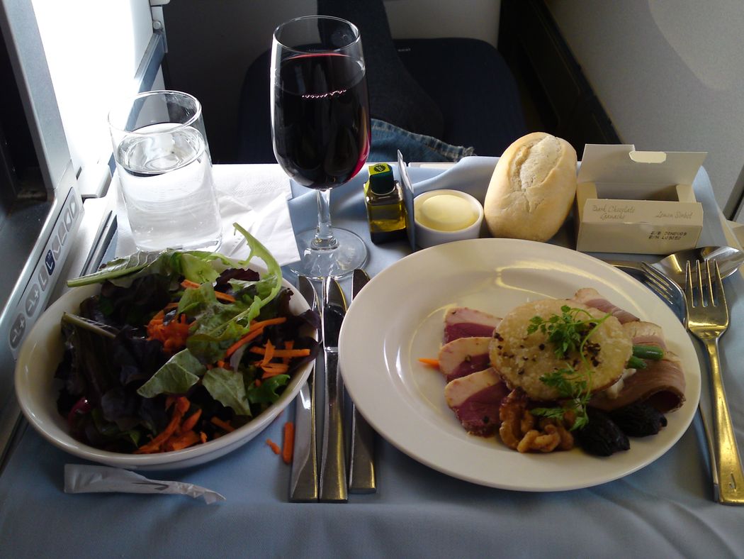Фотография: Как выглядит еда на борту самолета в 15 авиакомпаниях №13 - BigPicture.ru