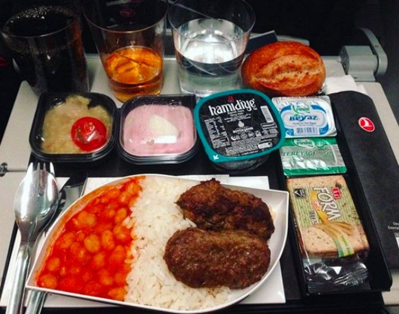 Фотография: Как выглядит еда на борту самолета в 15 авиакомпаниях №14 - BigPicture.ru