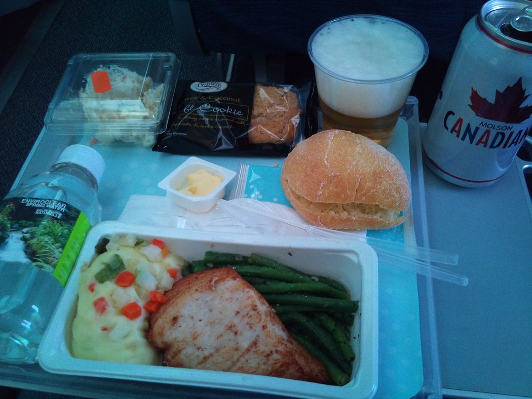 Фотография: Как выглядит еда на борту самолета в 15 авиакомпаниях №16 - BigPicture.ru